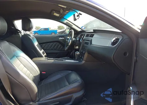 2012 Ford Mustang V6 Premium z USA, uszkodzony, nr VIN 1ZVBP8AM1C5269701